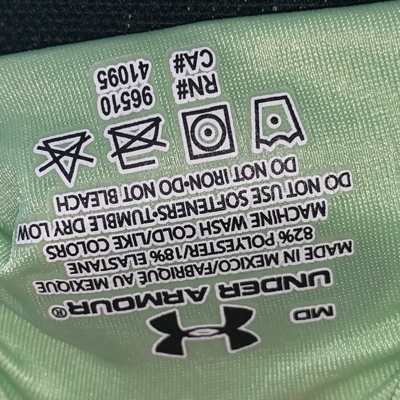 Under armour long sleeve- Medium - Picture 5 of 5